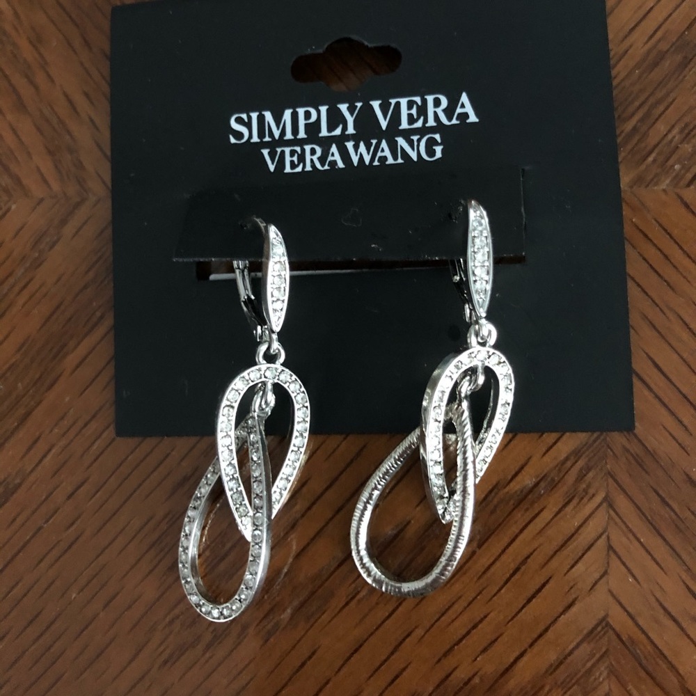 Simply Vera Wang elegant earrings